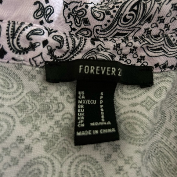 Crop top button up shirt - Picture 2 of 3